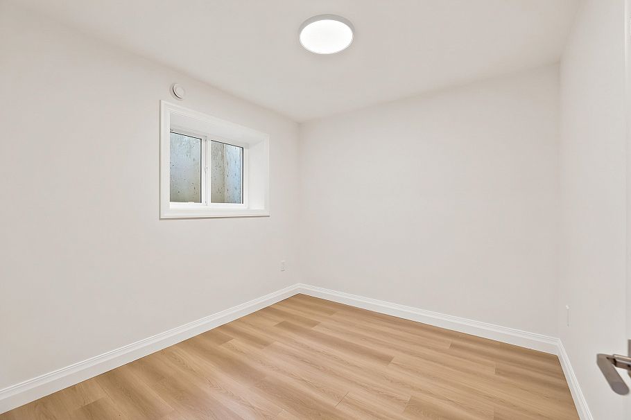 3490 Church Street North Vancouver, BC - 29