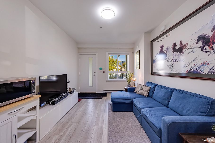 5003 Chambers Street Vancouver, BC - 1