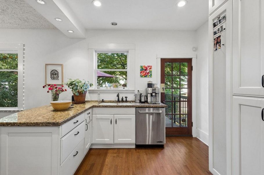1791 E 7th Avenue Vancouver, BC - 15
