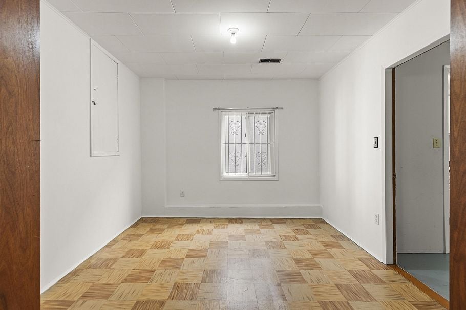 1060 Kelowna Street Vancouver, BC - 23