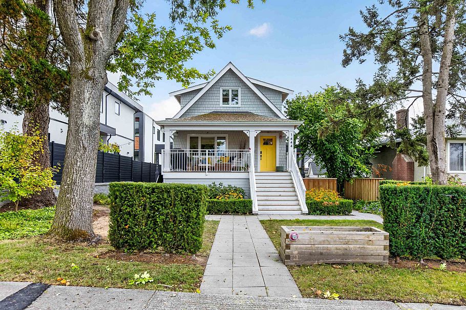 1444 E 30th Avenue Vancouver, BC - 1