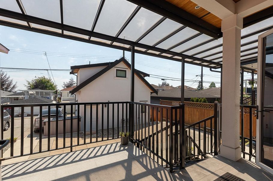 1342 E 60th Avenue Vancouver, BC - 32