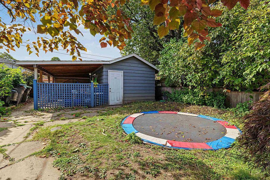 462 W 19th Avenue Vancouver, BC - 31