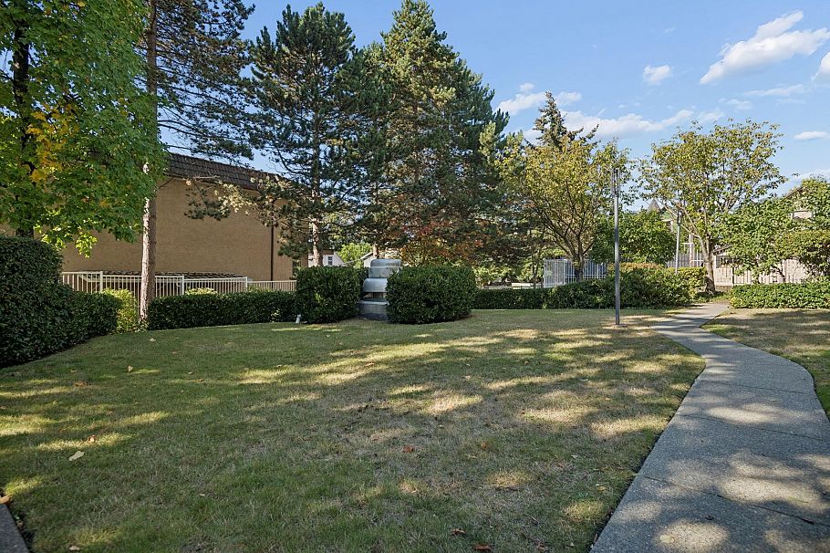 1204 1833 Frances Street Vancouver, BC - 22