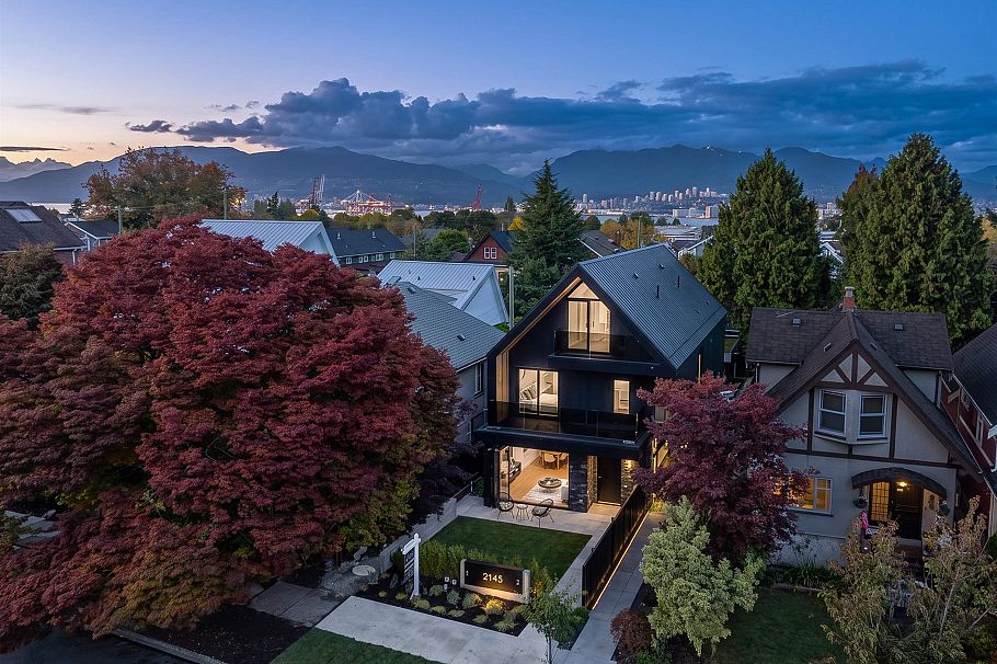 2 2145 Napier Street Vancouver, BC - 4