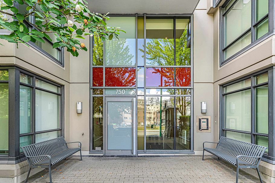 214 750 W 12th Avenue Vancouver, BC - 36