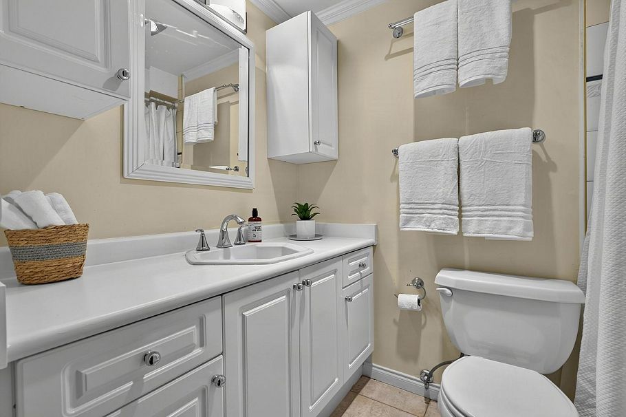 206 1717 13 Avenue Vancouver, BC - 21