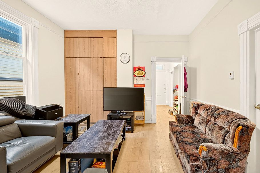 777 E Pender Street Vancouver, BC - 2