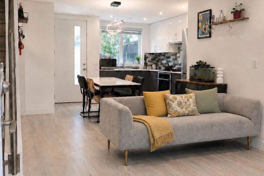 7887 French Street Vancouver, BC - 8