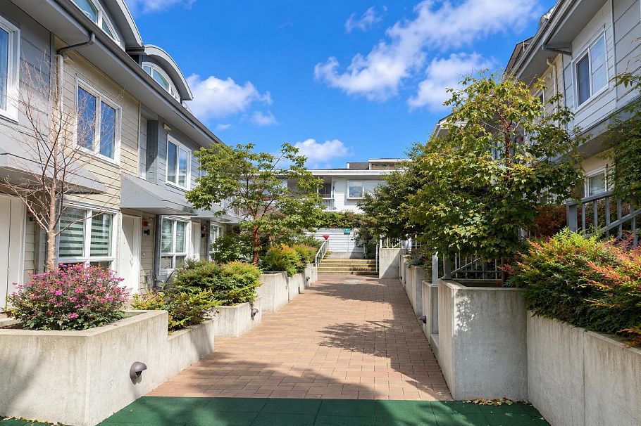 7887 French Street Vancouver, BC - 2