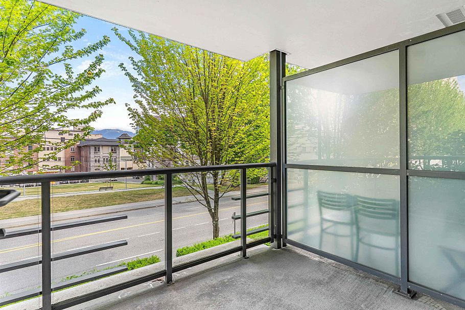 214 750 W 12th Avenue Vancouver, BC - 4