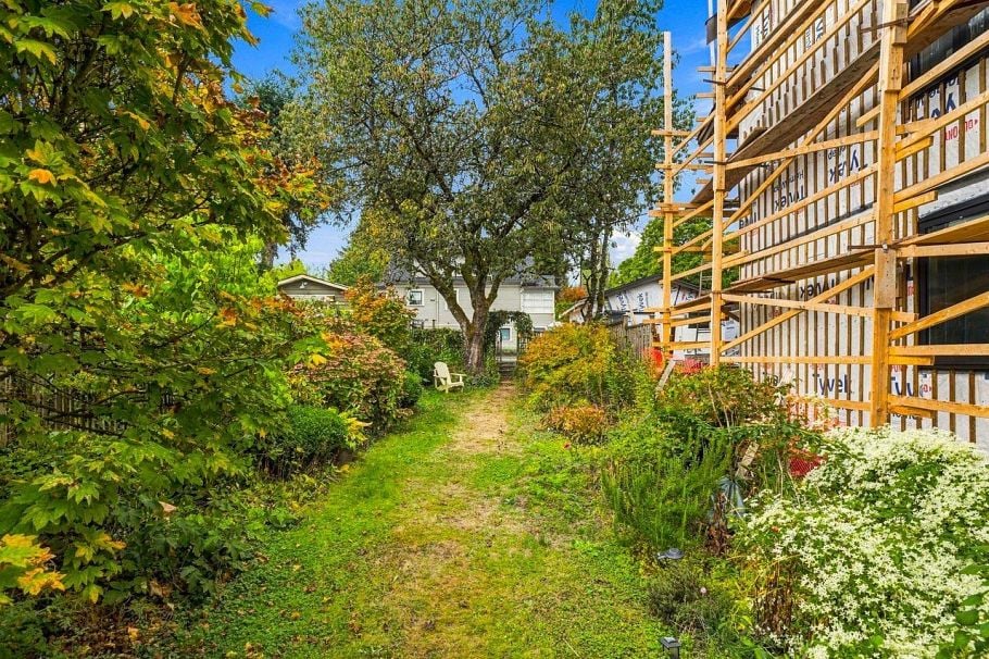 4153 John Street Vancouver, BC - 27