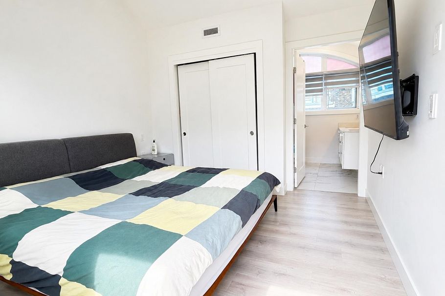 7887 French Street Vancouver, BC - 24