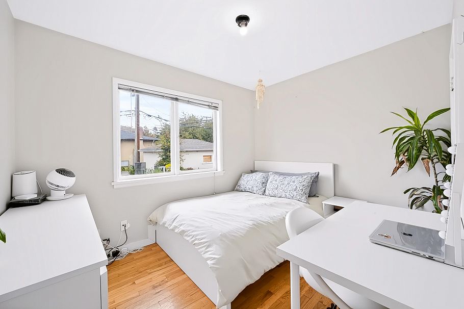 1685 E 55th Avenue Vancouver, BC - 12