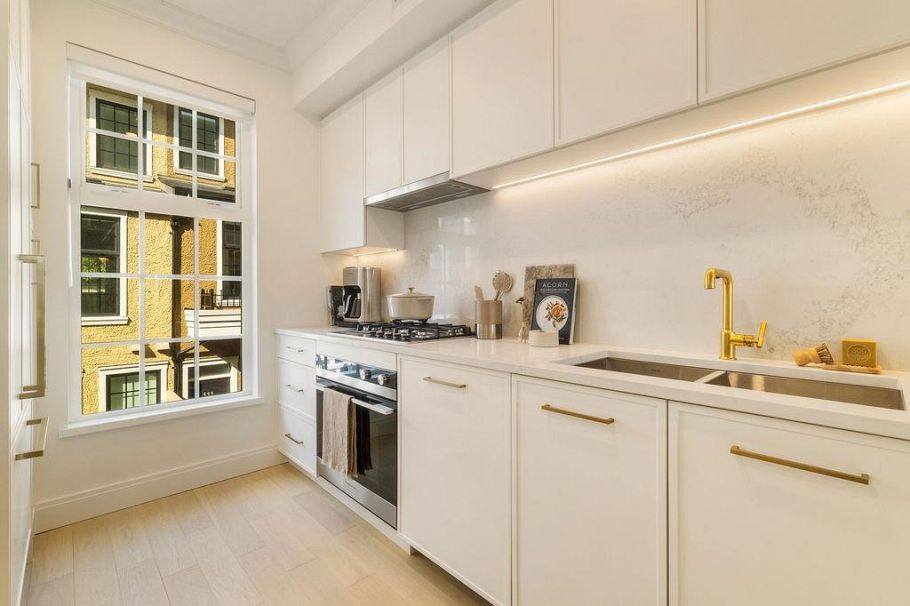 221 7789 Yukon Street Vancouver, BC - 11