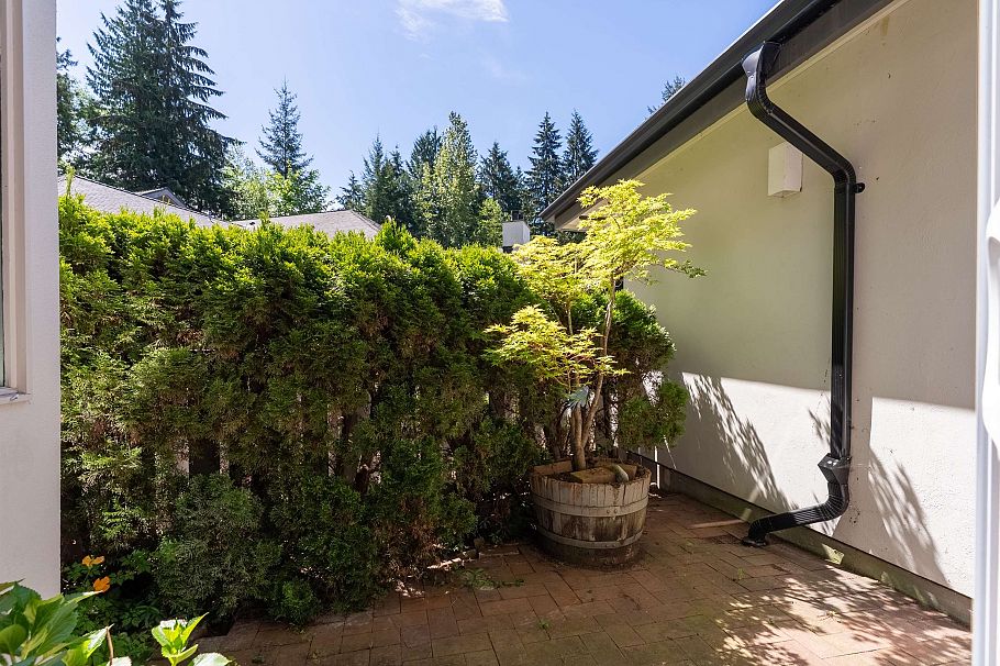 5948 Nancy Greene Way North Vancouver, BC - 26
