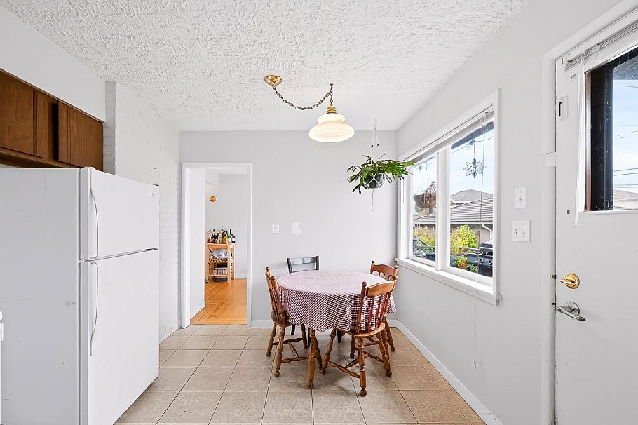 1685 E 55th Avenue Vancouver, BC - 5