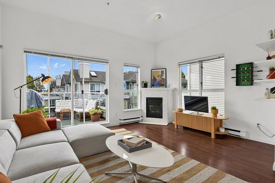 417 3480 Main Street Vancouver, BC - 2