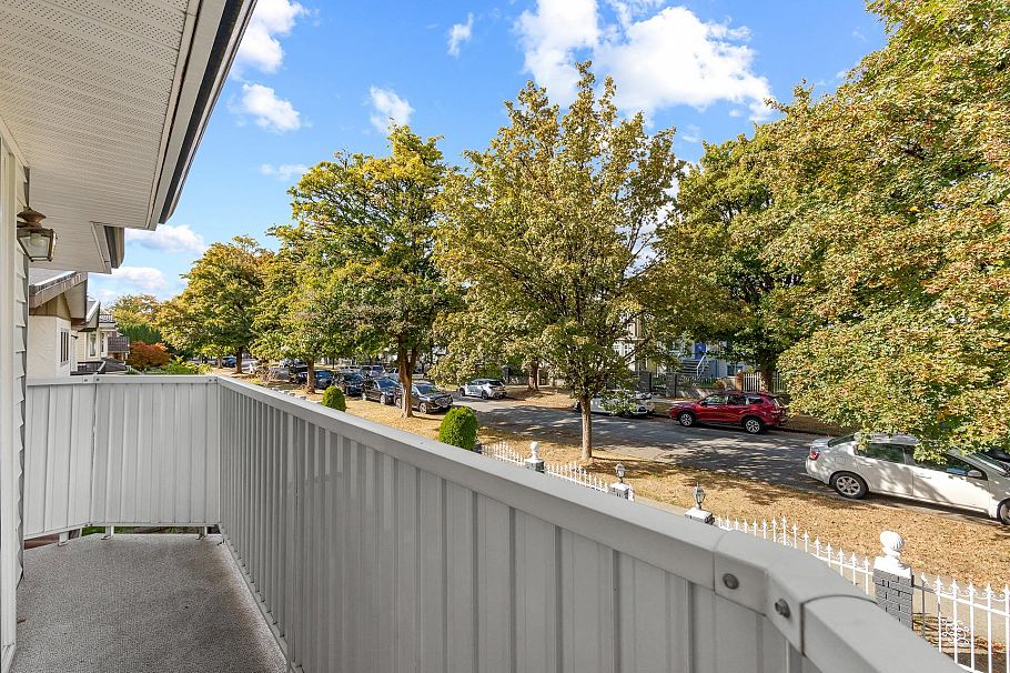1070 E 40th Avenue Vancouver, BC - 19