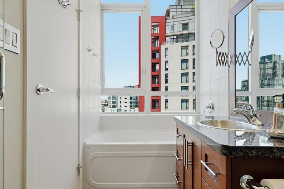 3301 1189 Melville Street Vancouver, BC - 23