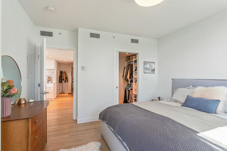 706 1500 Fern Street North Vancouver, BC - 16