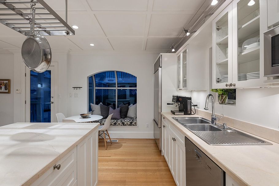 402 Brand Street North Vancouver, BC - 23