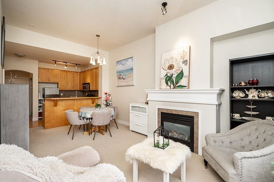 1406 4655 Valley Drive Vancouver, BC - 2