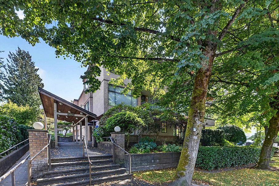 101 1702 Chesterfield Avenue North Vancouver, BC - 29
