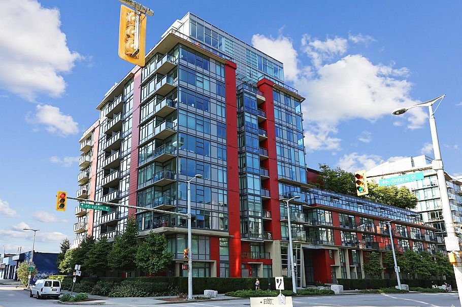 1011 38 W 1st Avenue Vancouver, BC - 2