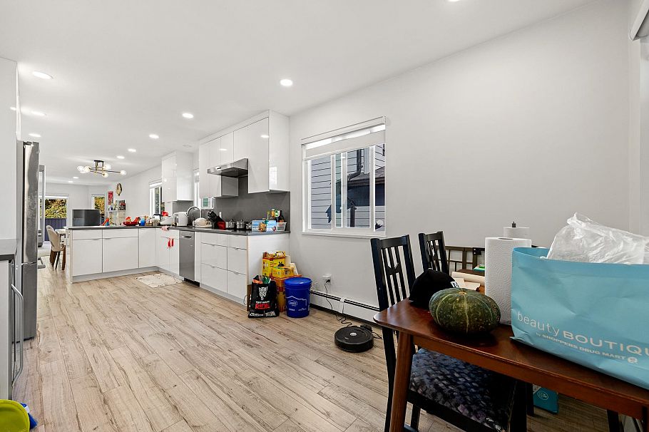 1070 E 40th Avenue Vancouver, BC - 16