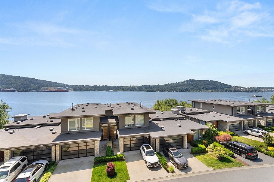 305 3911 Cates Landing Way North Vancouver, BC - 2