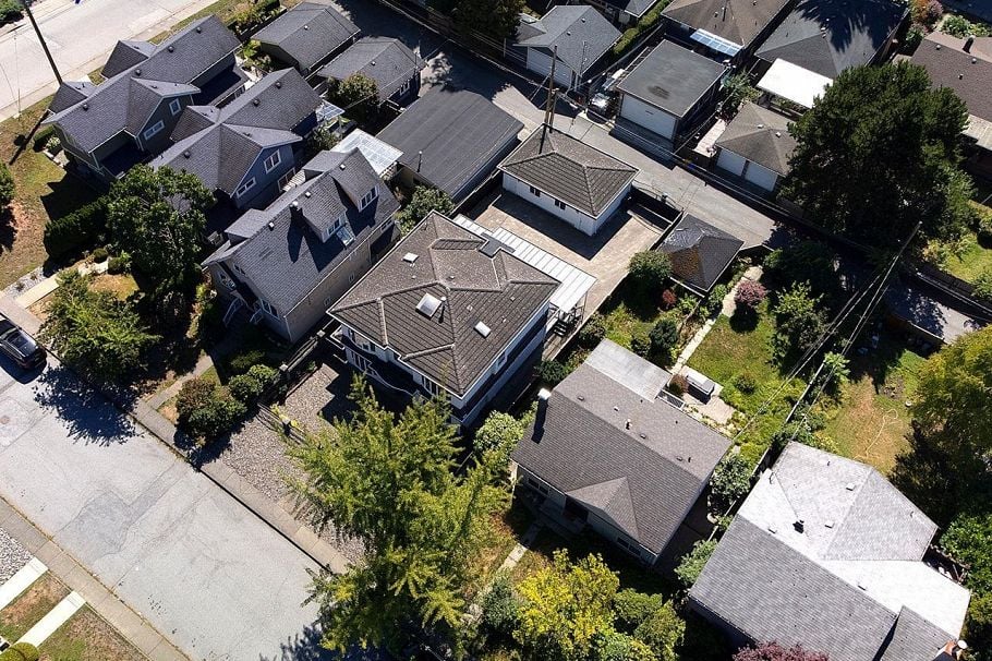 213 W 28th Street North Vancouver, BC - 33