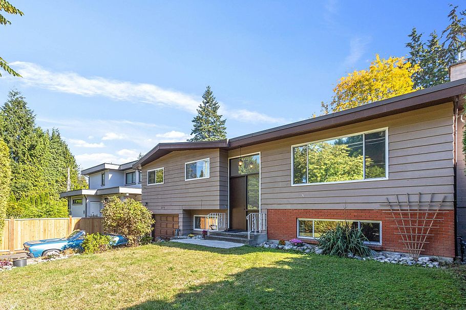 2370 Mountain Highway North Vancouver, BC - 3