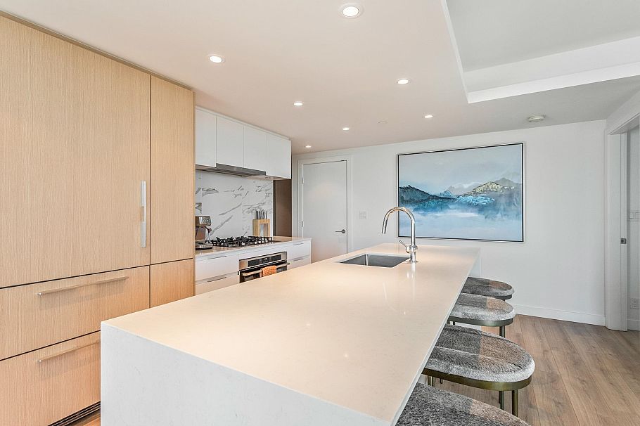 706 1500 Fern Street North Vancouver, BC - 7