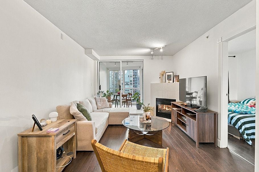 1803 939 Homer Street Vancouver, BC - 2