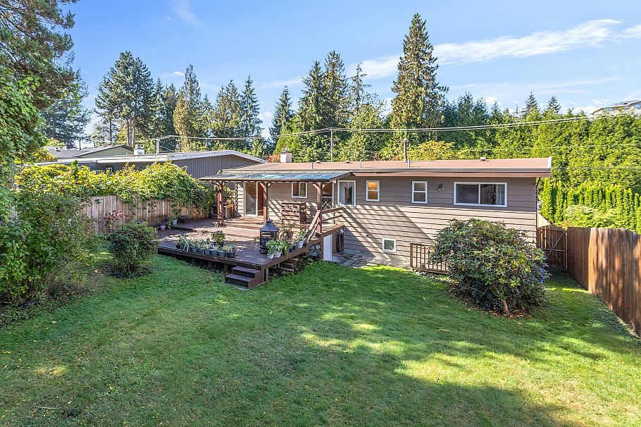 2370 Mountain Highway North Vancouver, BC - 31