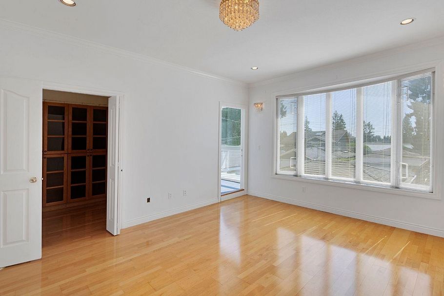 213 W 28th Street North Vancouver, BC - 14