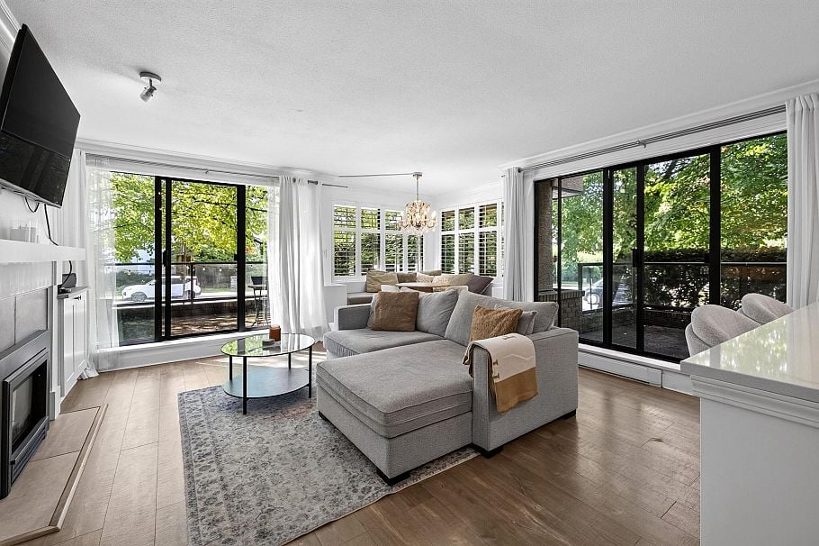 101 1702 Chesterfield Avenue North Vancouver, BC - 1