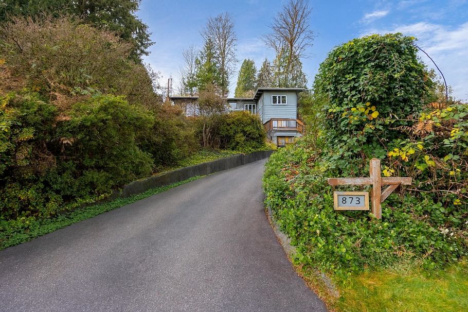 873 Baycrest Drive North Vancouver, BC - 12