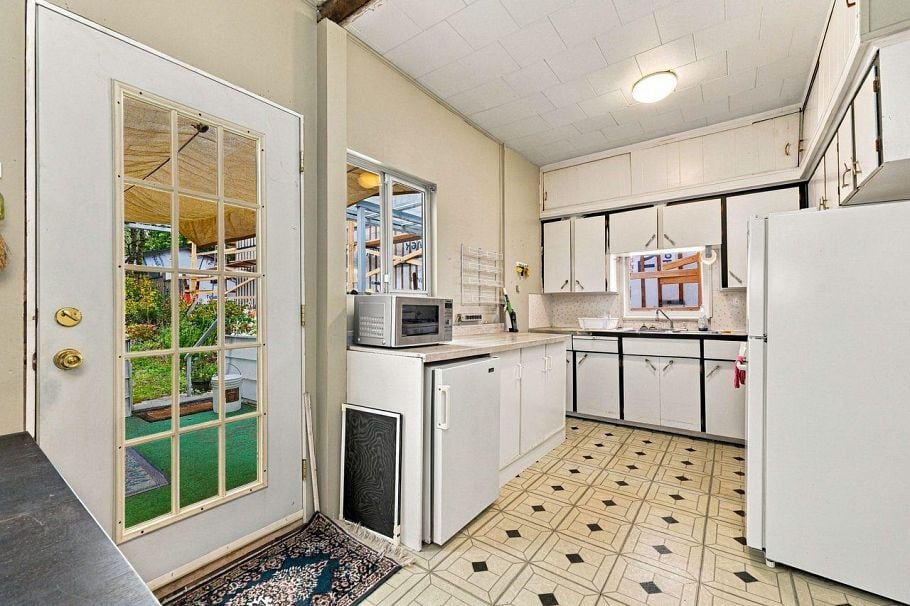 4153 John Street Vancouver, BC - 7