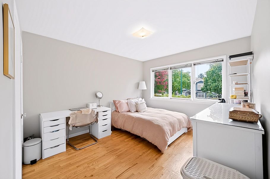 1685 E 55th Avenue Vancouver, BC - 10