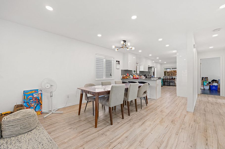 1070 E 40th Avenue Vancouver, BC - 7