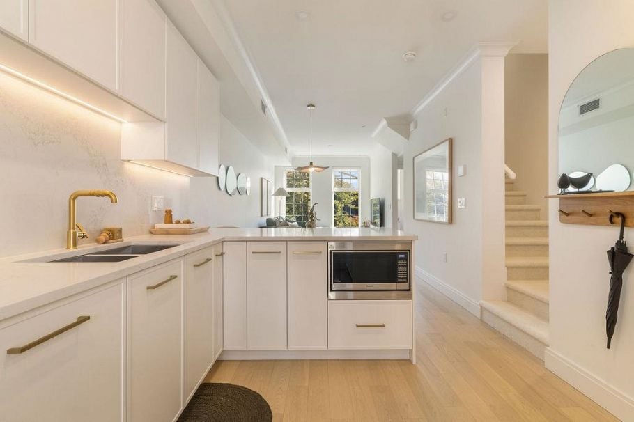 221 7789 Yukon Street Vancouver, BC - 8
