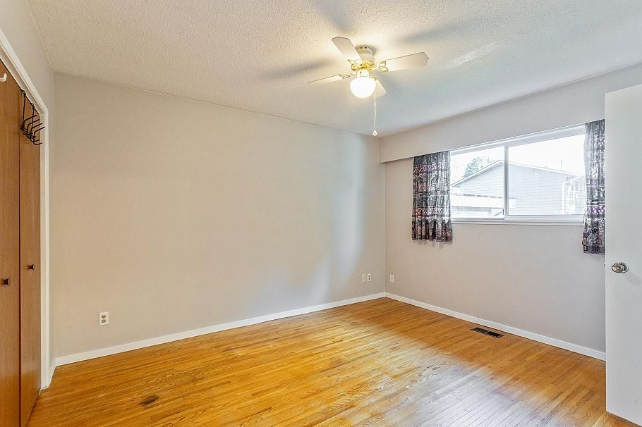 2370 Mountain Highway North Vancouver, BC - 13