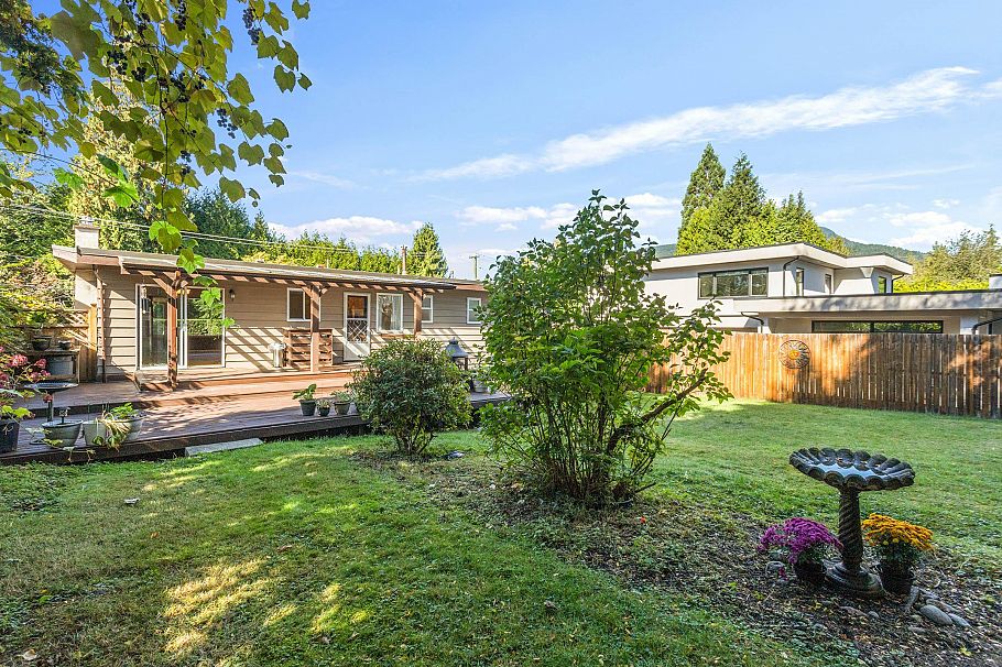 2370 Mountain Highway North Vancouver, BC - 34