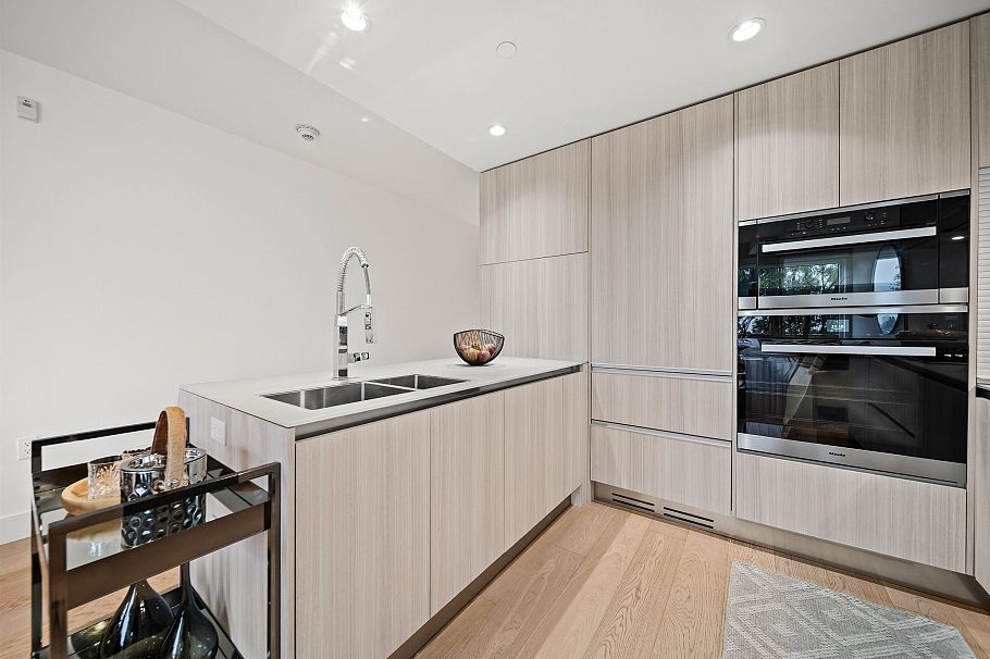 140 W Woodstock Avenue Vancouver, BC - 7