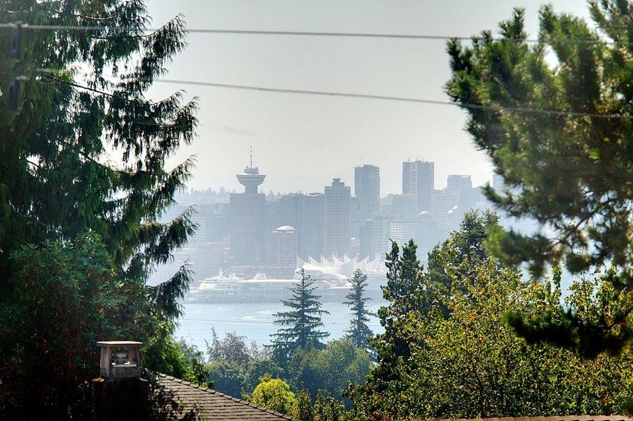 213 W 28th Street North Vancouver, BC - 34