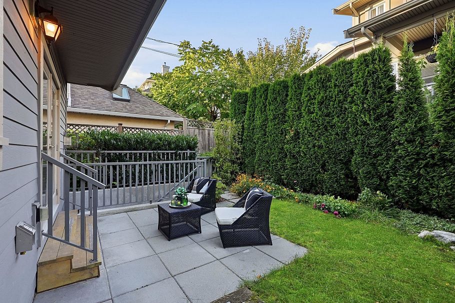 248 E 6th Street North Vancouver, BC - 32