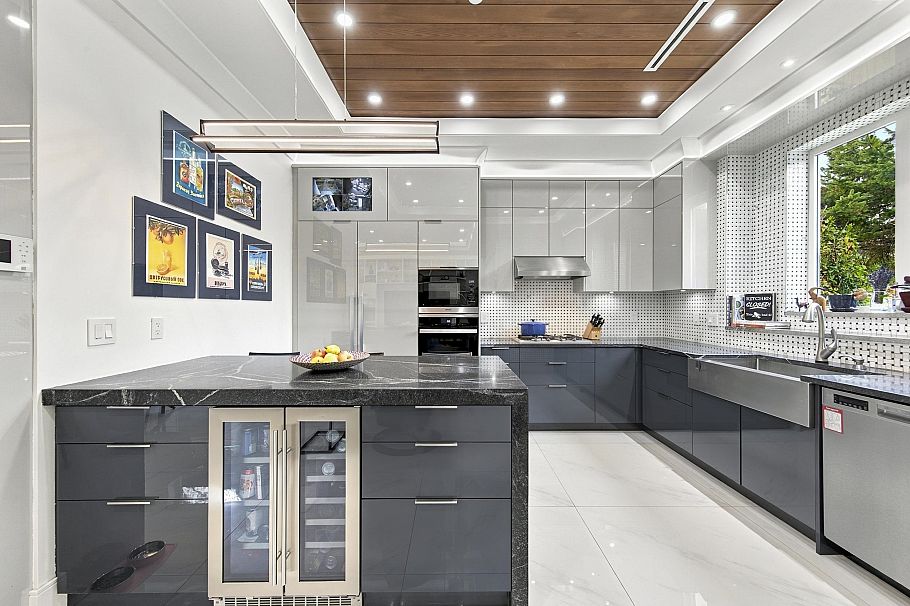 1267 E 53rd Avenue Vancouver, BC - 6