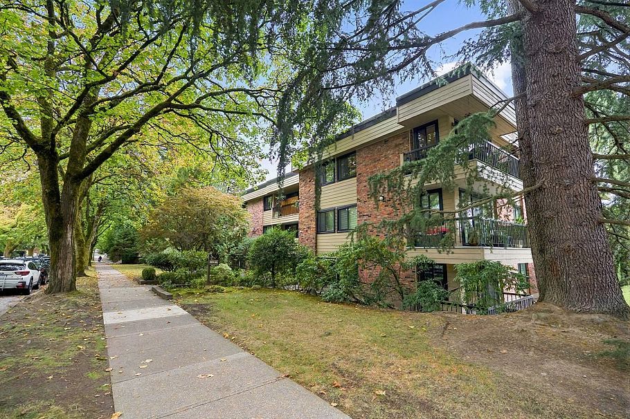 206 1717 13 Avenue Vancouver, BC - 1